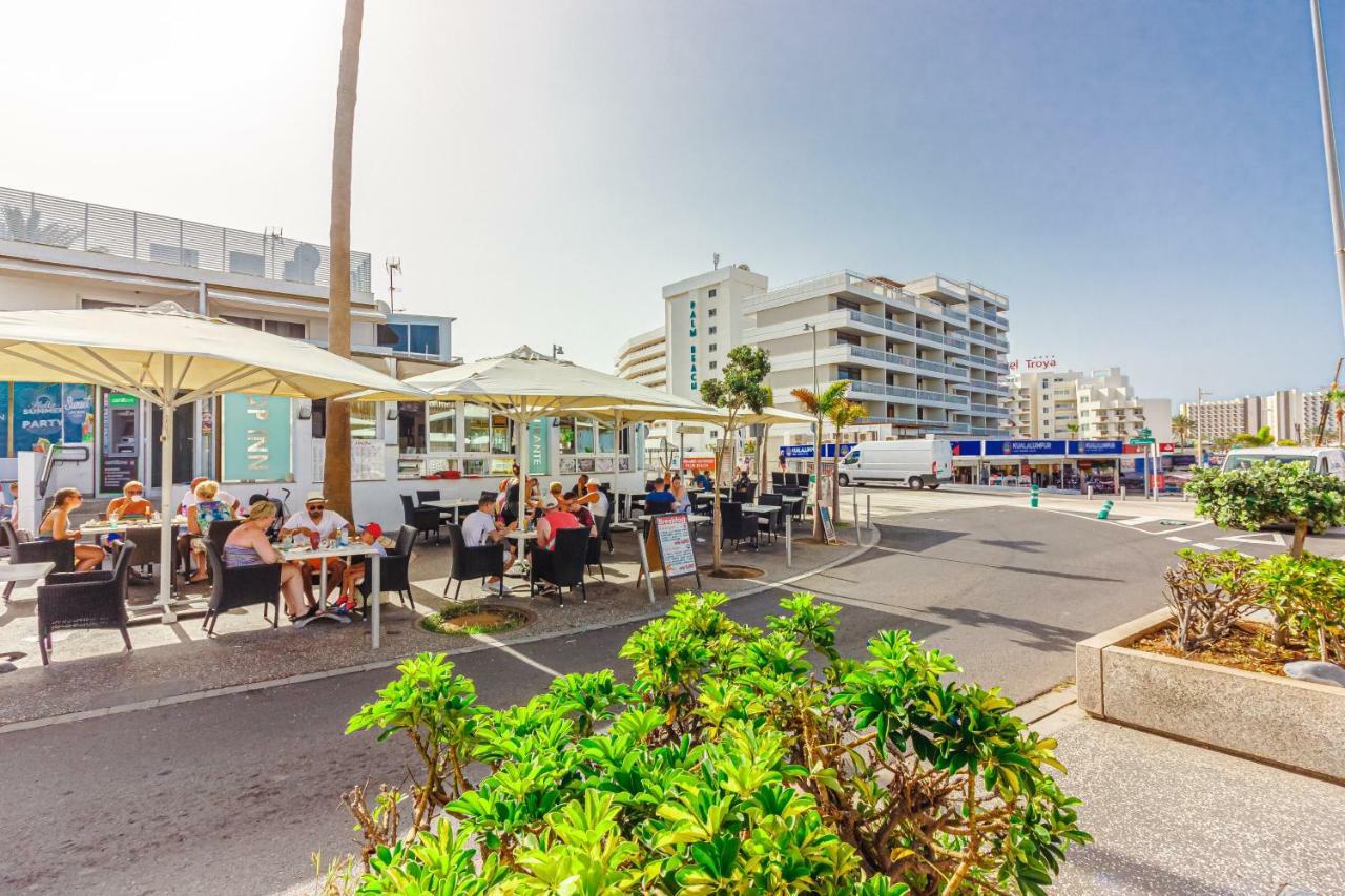 Front Of A Beach Aircon Las Americas Costa Adeje Плая де лас Америкас Екстериор снимка